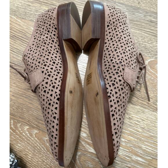 Vince Camuto Lesta Tan Perforated Leather Lace Up Studded Oxford Loafer Size 8 - Picture 8 of 12